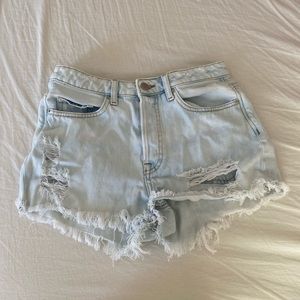 H&M light wash jean shorts